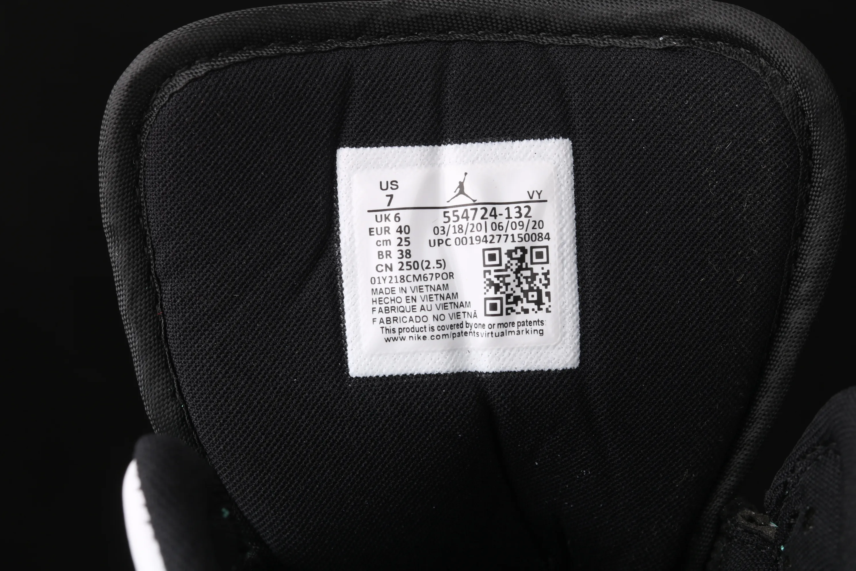 All categories Air Jordan Jordan series basketball shoes Air Jordan 1 Mid Air Jordan 1 Mid AJ1 Joe 1 black and white blue Zhongbang basketball shoes 554724-132